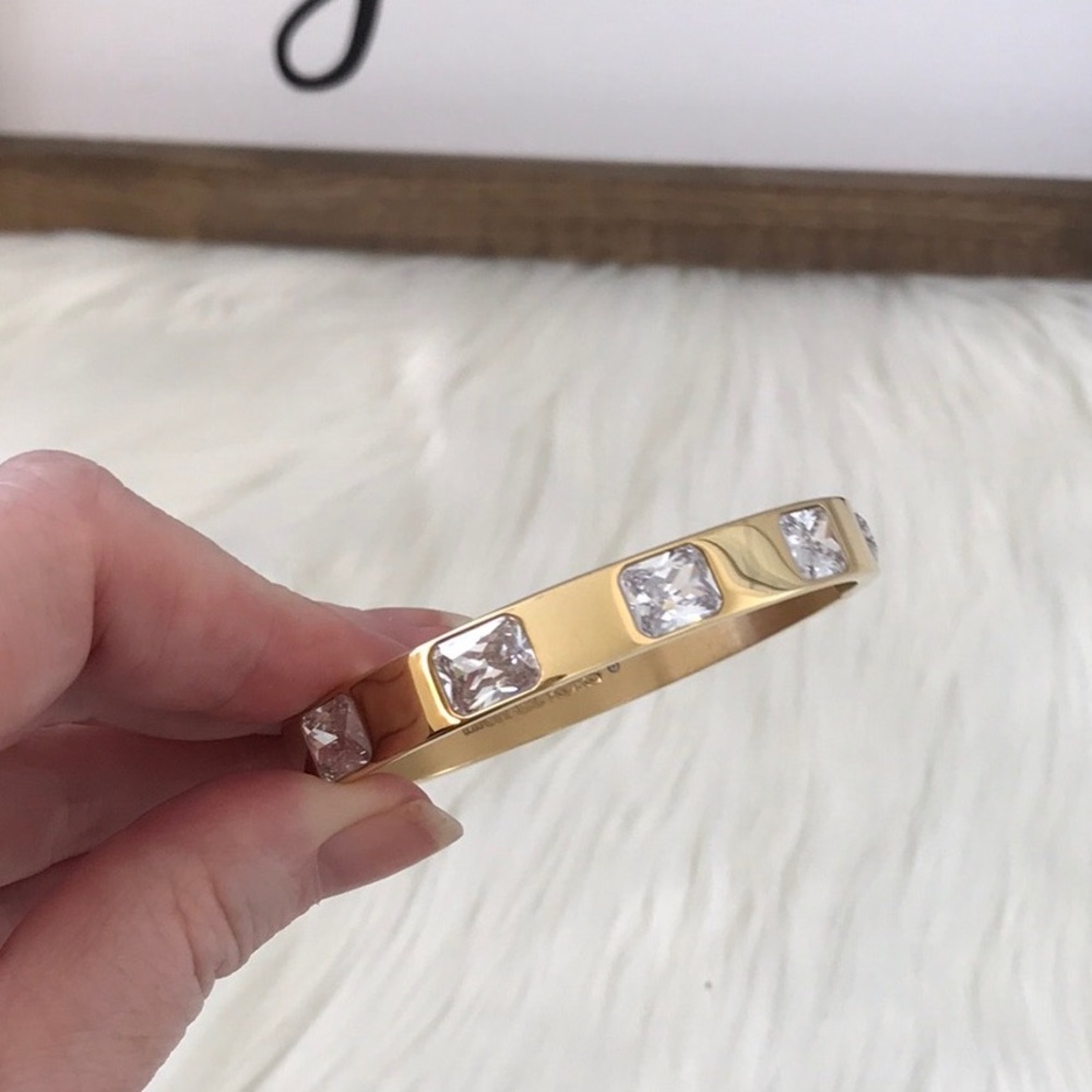 NEW ⭐️ Michael Kors Gold Crystal Bangle Bracelet - Picture 5 of 7